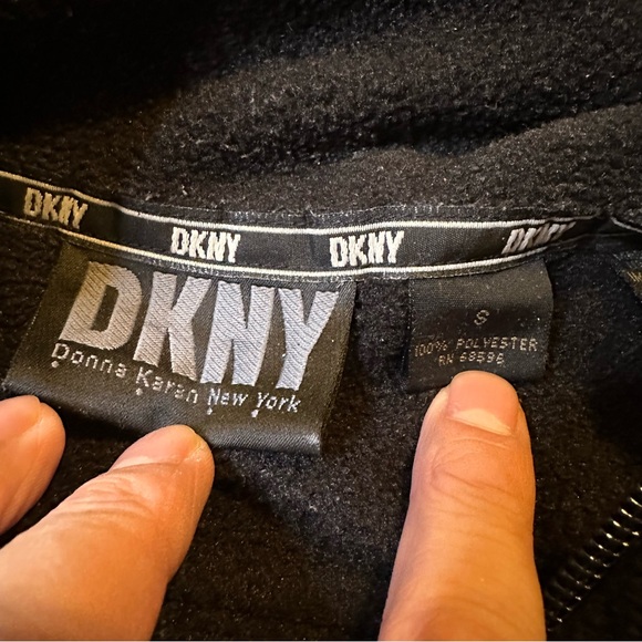 DKNY USA Black Fleece Vest – Women’s Size S – Vintage Donna Karan New York - Picture 6 of 10